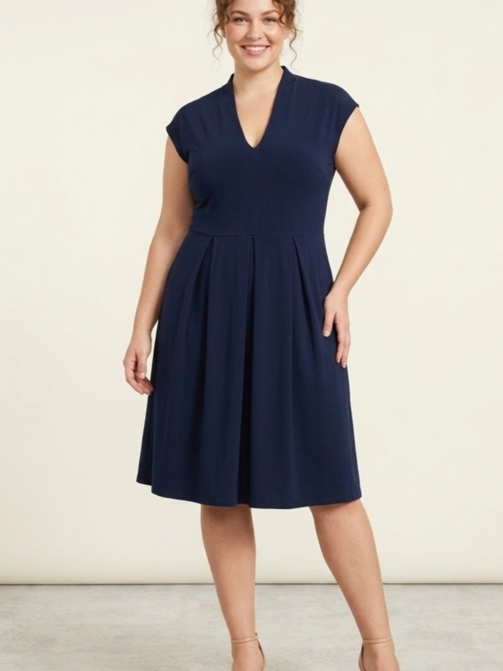 Gilli Navy Fit-and-flare Dress V-neckline Cap Sleeves Waist Pleats Size 12